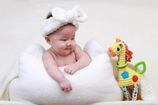 桂林宝宝几个月翻身